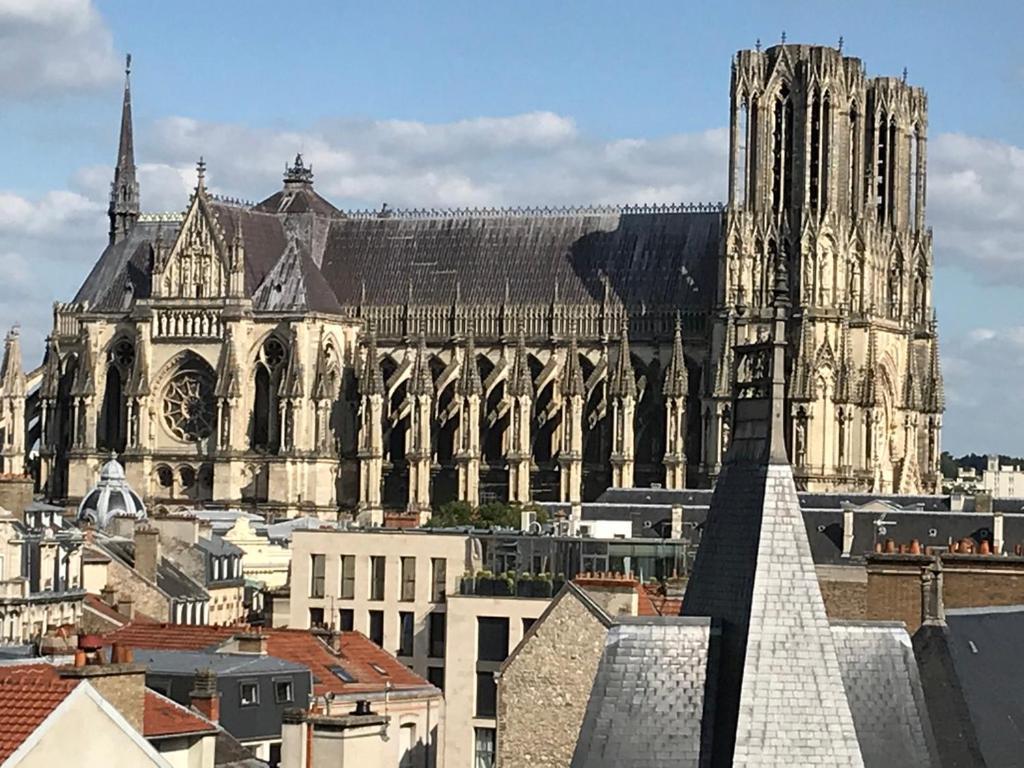 Appartement Centre Ville - Vue Cathedrale - 33 Remeš Exteriér fotografie
